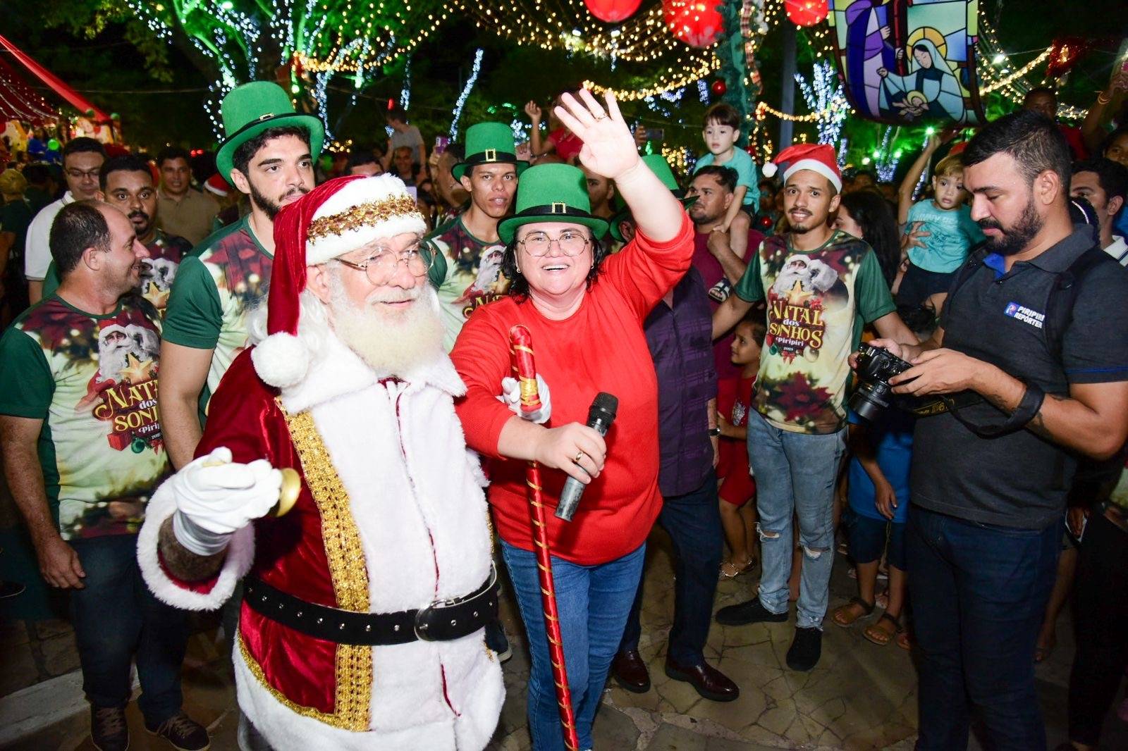 Natal Dos Sonhos Chegada Do Papai Noel Encanta Piripirienses Piripiri