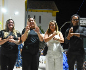 Vereadora Emília Milena garante intérpretes de Libras durante festejo de Nossa Senhora dos Remédios