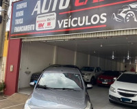 Operação do DENARC apreende 21 veículos em loja de Piripiri