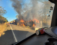Corpo de Bombeiros do Piauí atua em tombamento de carreta com produtos inflamáveis