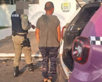 Homem é detido acusado de agredir a própria irmã