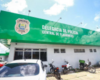 Homem é esfaqueado ao sair de festa; suspeito é preso