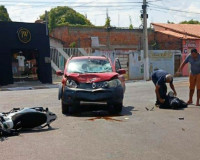 Batida entre carro e moto deixa mulher gravemente ferida em Luzilândia