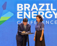 Governador anuncia liberação de R$ 10 bilhões para investimentos no Nordeste