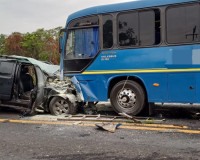 Motorista morre preso às ferragens e outras dez pessoas ficam feridas em acidente na BR-316