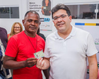 Rafael Fonteles entrega unidade de instituto que oferta emissão de carteiras em Piripiri