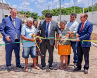 Em Piracuruca, Rafael Fonteles entrega R$ 1,5 milhão em calçamento