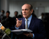Fim da reeleição: senador propõe antecipar medida para 2030 e CCJ do Senado adia votação