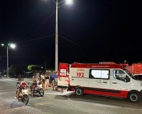 Vaqueiro fica ferido após colisão entre moto e carro