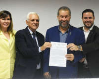 Ministro do Trabalho assina convênio com Governo do Piauí para acelerar atendimentos no INSS