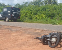 Homem com sinais de embriaguez morre em acidente de moto no litoral do Piauí