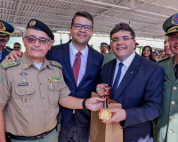 190 anos da Polícia Militar do Piauí, Rafael Fonteles promove 437 oficiais e comemora avanços