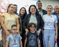 Piripiri entrega 58 óculos a estudantes em ação do Pacto pelas Crianças do Piauí