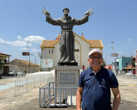 Frei Leandro explica possível transferência da estátua de São Francisco em Piripiri