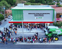 Prefeitura de Lagoa de São Francisco inaugura mercado público e recebe veículos para o município