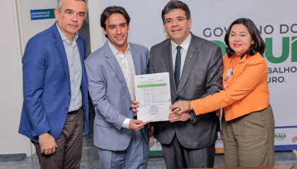 Rafael Fonteles assina ordens de serviço para 35 novas obras do OPA