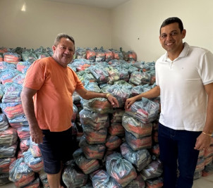Vereador Alan Osório distribui 1.500 cestas básicas na zona urbana e rural de Piripiri