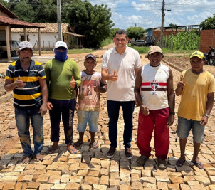 Vereador Alan Osório garante obras de calçamento para diversas ruas de Piripiri