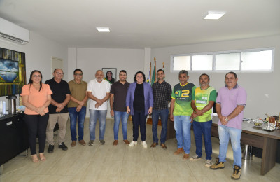Prefeita Jôve se reúne com o diretor da Ecopower, empresa que gerará 500 empregos em Piripiri