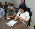 Prefeita Jôve Oliveira Monteiro assina ordem de serviço para a construção de escola