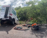 Motorista de ambulância morre após colisão com carro de passeio na rodovia PI-143