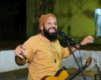 Salomão do Reggae faz show em Piripiri em noite de louvor e adoração a Deus