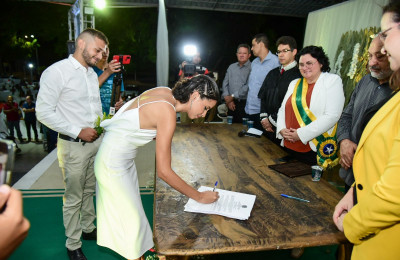 Emoção e amor marcam o Casamento Comunitário do projeto 'Enfim, Bem Casados' em Piripiri