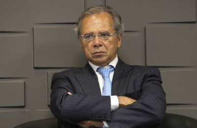 Guedes indica economista do Banco Mundial para presidência do IBGE