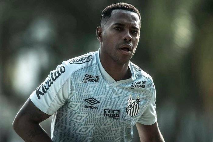 Robinho e seu amigo Ricardo Falco foram condenados por estupro Foto: Ivan Storti/Santos