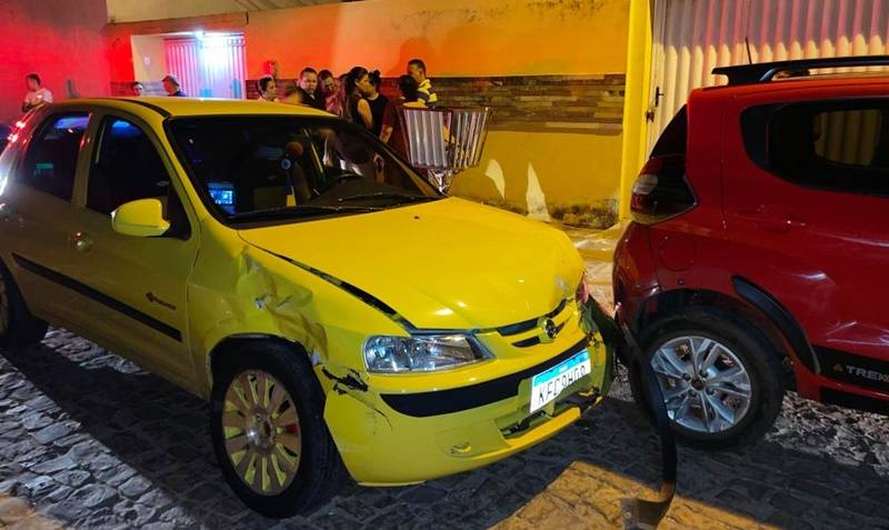 Tire o carro amarelo